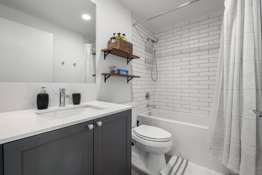 Chic 1Br Kensington Unit W/Parking Apartment Calgary Luaran gambar